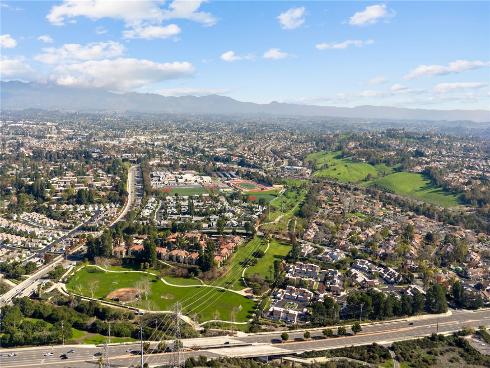 5  Robin Hill Ln  , Laguna Hills, CA