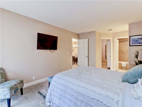 25541  Indian Hill  O , Laguna Hills, CA