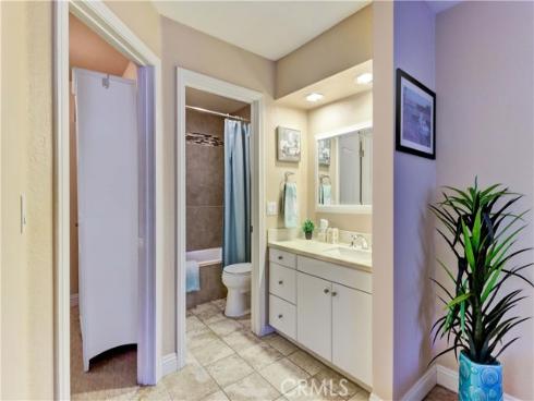 25541  Indian Hill  O , Laguna Hills, CA