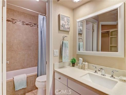 25541  Indian Hill  O , Laguna Hills, CA