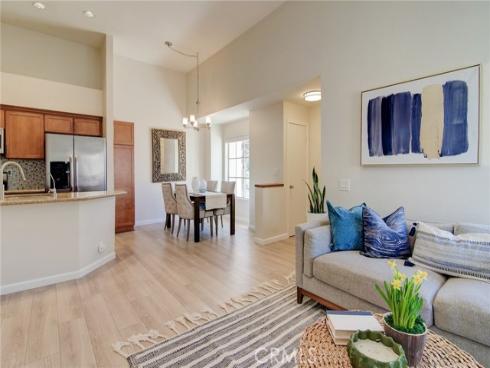 26571  Las Palmas  7 , Laguna Hills, CA