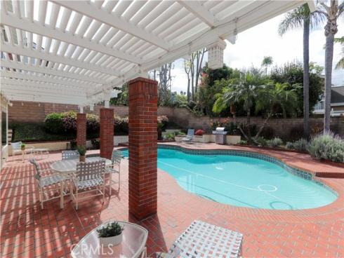 25521  Creek Drive  , Laguna Hills, CA