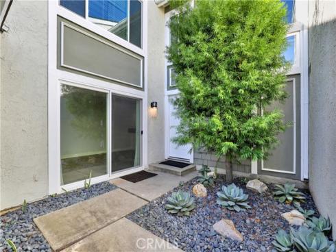 25061  Silverleaf  , Laguna Hills, CA