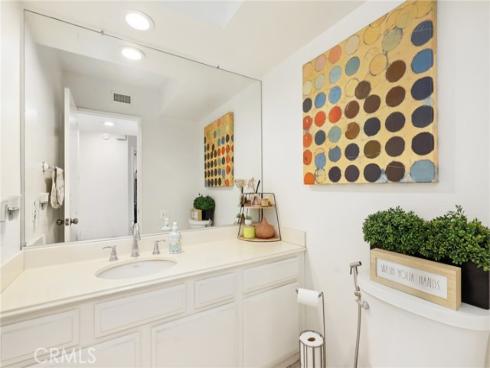 22 Rocky Creek Lane, Laguna Hills, CA