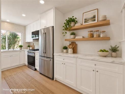 18  Clover Hill  115  Lane, Laguna Hills, CA