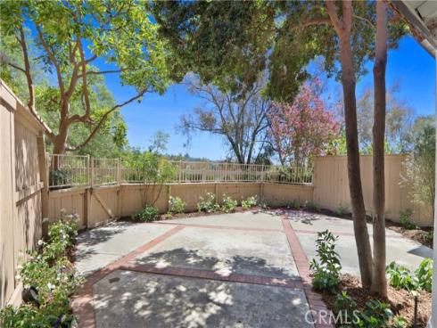 18  Clover Hill  115  Lane, Laguna Hills, CA