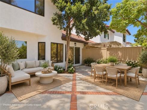 18  Clover Hill  115  Lane, Laguna Hills, CA