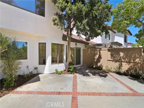 18  Clover Hill  115  Lane, Laguna Hills, CA