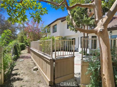18  Clover Hill  115  Lane, Laguna Hills, CA