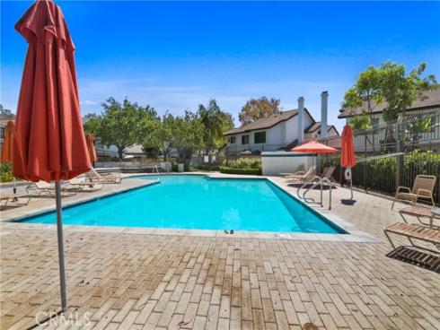18  Clover Hill  115  Lane, Laguna Hills, CA