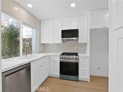 18  Clover Hill  115  Lane, Laguna Hills, CA