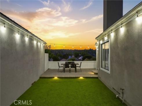 19 Indian Hill , Laguna Hills, CA