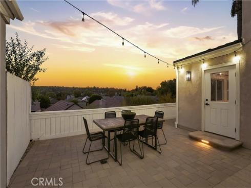 19 Indian Hill , Laguna Hills, CA