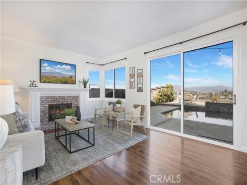 31  Russell  , Laguna Niguel, CA