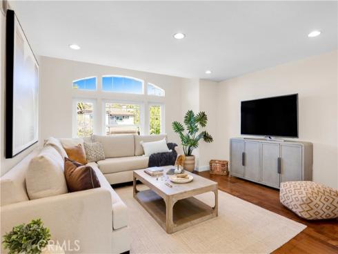 10  Glastonbury  , Laguna Niguel, CA