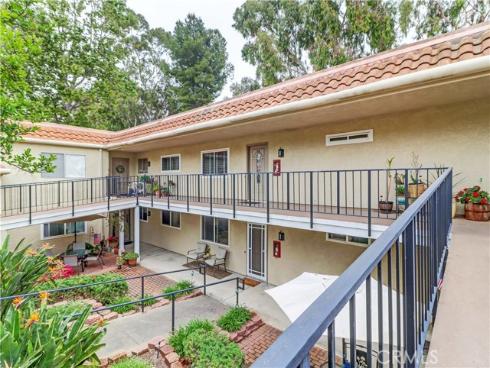 5529  Via La Mesa  O , Laguna Woods, CA