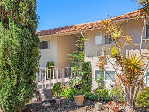 2287  Via Puerta  P , Laguna Woods, CA