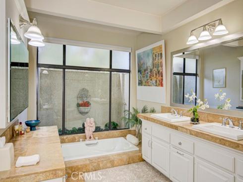 5547 Rayo Del Sol B , Laguna Woods, CA