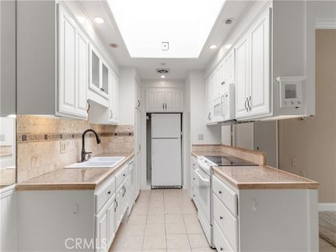 947  Avenida Carmel  D , Laguna Woods, CA