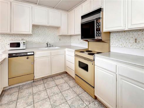 3510 Bahia Blanca 3A , Laguna Woods, CA