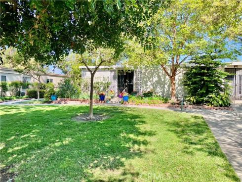 588  Avenida Majorca  D , Laguna Woods, CA