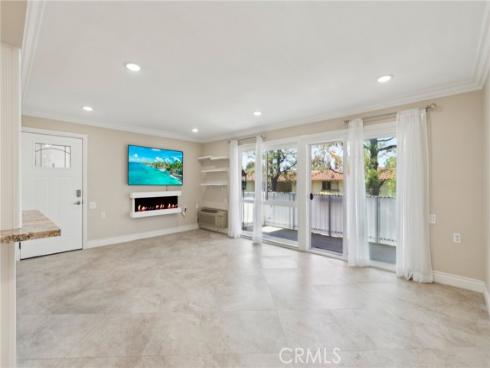 879 Via Mendoza B , Laguna Woods, CA