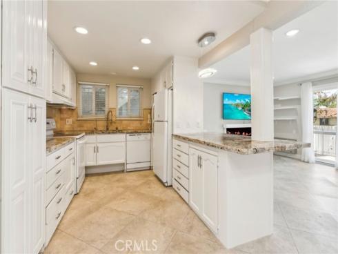 879 Via Mendoza B , Laguna Woods, CA