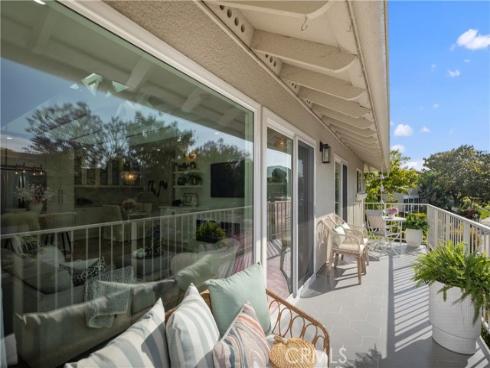 2070 Via Mariposa E N , Laguna Woods, CA