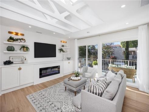 2070 Via Mariposa E N , Laguna Woods, CA