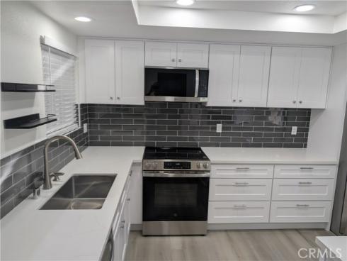 2296  Via Puerta  B , Laguna Woods, CA