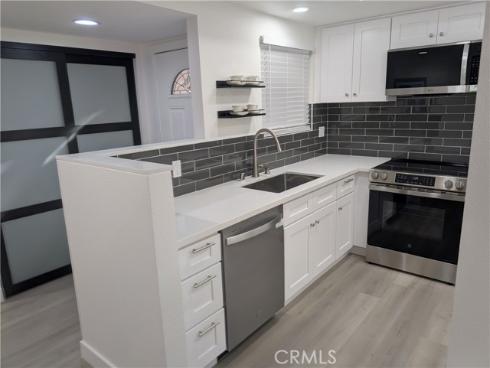 2296  Via Puerta  B , Laguna Woods, CA