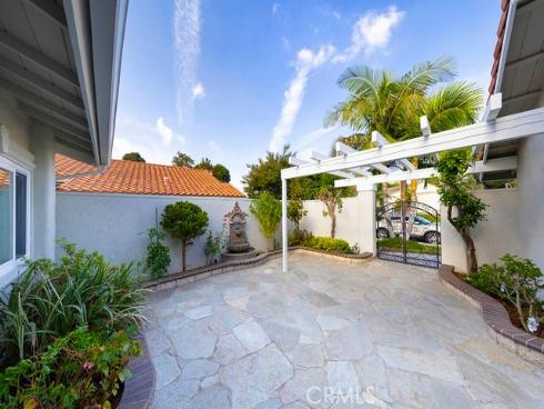 5446  Alta Vista  , Laguna Woods, CA