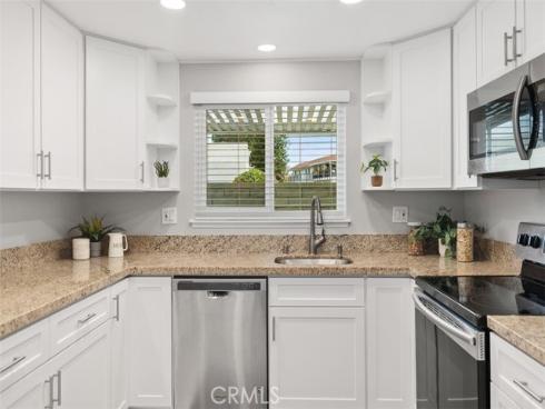 2263  Via Puerta  D , Laguna Woods, CA