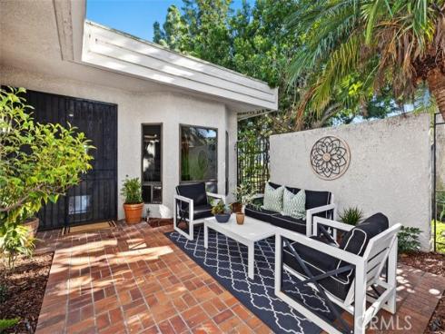 5592  Avenida Sosiega  B , Laguna Woods, CA