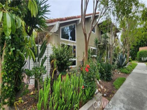 2057  Via Mariposa  B , Laguna Woods, CA
