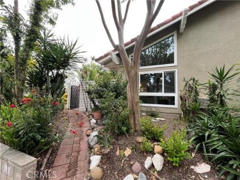 2057  Via Mariposa  B , Laguna Woods, CA