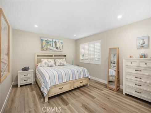 5506  Paseo Del Lago  N , Laguna Woods, CA