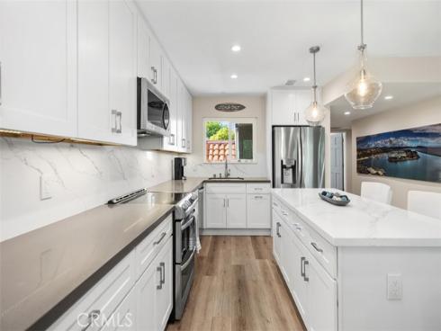 5506  Paseo Del Lago  N , Laguna Woods, CA