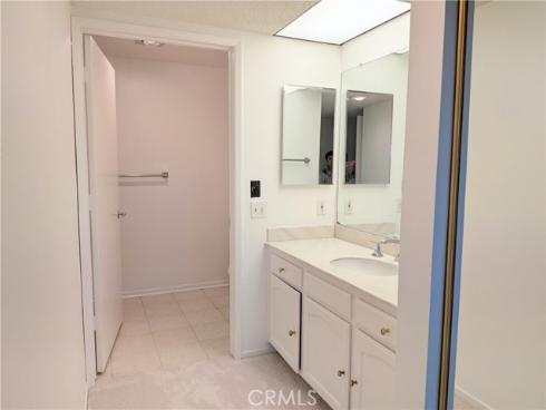 4011  Calle Sonora Oeste  1B , Laguna Woods, CA