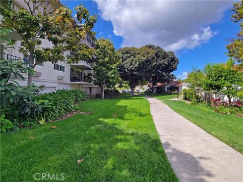 2369  Via Mariposa E.  1-D , Laguna Woods, CA