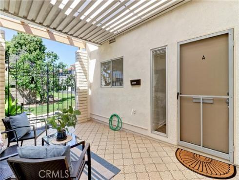 2306  Via Puerta  A , Laguna Woods, CA