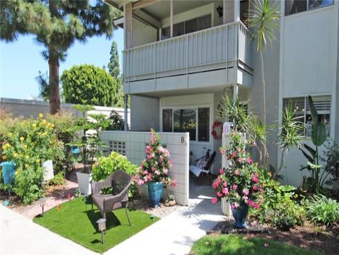 379 Avenida Castilla Unit b