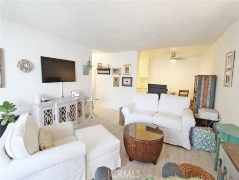 2189 Via Mariposa East C