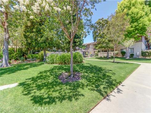 524 Calle Aragon N , Laguna Woods, CA