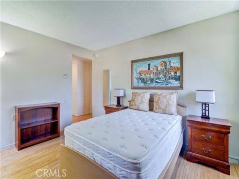 524 Calle Aragon N , Laguna Woods, CA