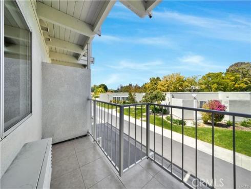 2183 E Via Mariposa B , Laguna Woods, CA