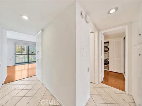 2183 E Via Mariposa B , Laguna Woods, CA