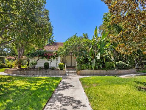 2057 Via Mariposa B , Laguna Woods, CA