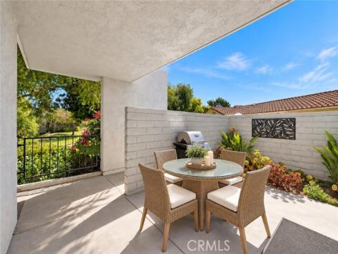 2200 Via Mariposa , Laguna Woods, CA