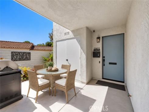 2200 Via Mariposa , Laguna Woods, CA